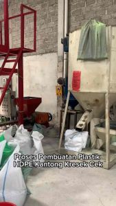 Kantong Plastik Kresek Loss HD Warna 1 Kg Ukuran 15 21 24 28 Kiloan Hijau Merah Biru