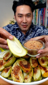 มะม่วงดองชาววัง มะม่วงดองเกลือ แถมฟรีพริกเกลือทุกกล่อง