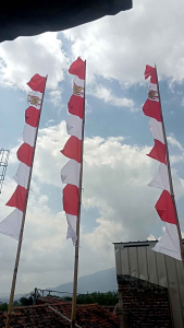 Umbul Umbul Merah Putih 8 Daun Isi 1 Pcs: Aksesoris Pernikahan Tradisional