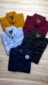 Kemeja Polos Pria Lengan Pendek Katun Slimfit