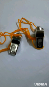 W9 STEEL WHISTLE WITH STRING