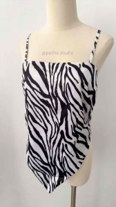 Áo yếm hai dây lụa hoạ tiết sọc vằn thiết kế buộc nơ lưng thích hợp cho mùa hè