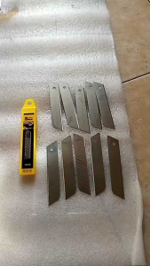 reffil isian pisau cutter 1 kotak dapat 10 pcs mata pisau cutter