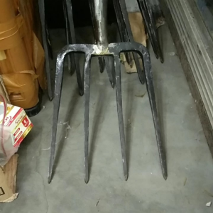 Garpu Injak Baja Asli Cap Gunung Sukabumi