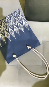 Tas Kekinian Wanita: Pilihan Tote Bag Resleting & Batik