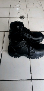 sepatu sefty pria kulit
