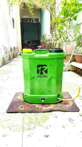 bình phun thuốc trừ sâu bằng điện DRING 20lit 1 bơm .