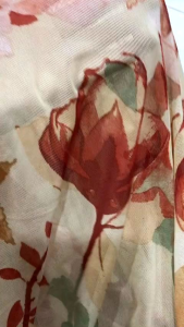 vải thun lưới hoa màu kem co dãn 4 chiều _( khổ 1m6) may đầm váy áo thiết kế vv