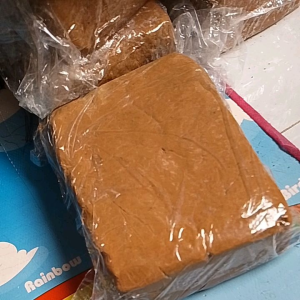 1Kg-Tanah Liat/Tanah Lempung Penghilang Rasa pahit daun pepaya dan Pare (BELI 6 KG ONGKIR LEBIH HEMAT)