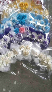 ดอกไม้พวงหรีด ตกแต่งติดพัดลมแบบครึ่งวง ปรับโค้งงอได้ตามความต้องการ