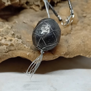 Batu Kalung Munta Besi & Aksesoris Fashion