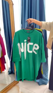 Kaos Oversize Hole Cewek Terbaik: Desain Trendy & Nyaman