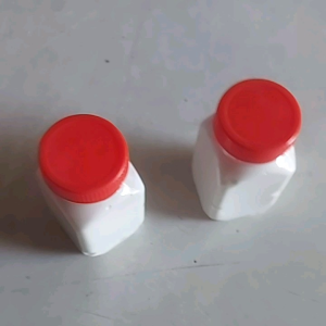 HŨ KEO SỮA DÙNG DỂ CẮM HOA GIẤY HOA SÁP .DÁN GIẤY THỦ CÔNG  .RẤT TIỆN DỤNG