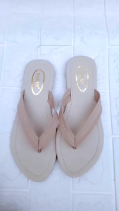 Kalisa online shop glossy Sandal Flatshoes Wanita Terbaru
