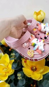 (Tặng 10 sticker) Dép Sục Crocs Baya Màu Hồng+ Sticker Cho Bé Gái. Sản Phẩm Cao Cấp Nhựa Không Mùi . Trống Trơn Trượt.