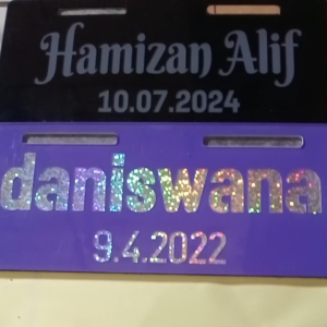 plat sepeda listrik costum nama anak aklirik 1 Hari jadi.