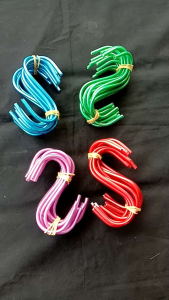 gantungan s warna lusinan