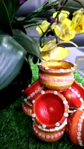 EMPTY CLAYPOT WITH DECORATION