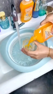 น้ำยาเช็ดถูอเนกประสงค์ 1 แถม 1 ราคา139฿