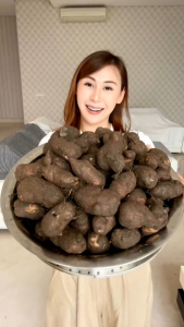 KENTANG HITAM 1KG ENAK PULEN