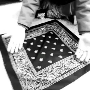 Slayer bandana motif batik paisley