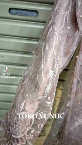 Devi Tille Atasan Kebaya