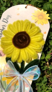 FLOWER CARD HOLDER PIPE CLEANER | Kado Spesial Istimewa Hari Guru & Wisuda | Bunga Kawat bulu Lucu | Buket Bunga wisuda Hari guru Valentine Anniversarry | Bunga kawat bulu | Bunga Cantik | Kawat bulu 100pcs