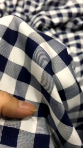 vải cotton sọc  caro xanh đen  mềm dày vừa _( khổ 1m5)