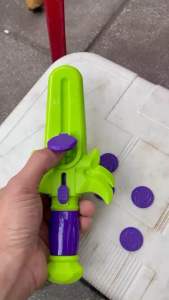 Đồ Chơi Kiếm/Rìu Vô Tri Bắn Thẻ Mẫu Mới