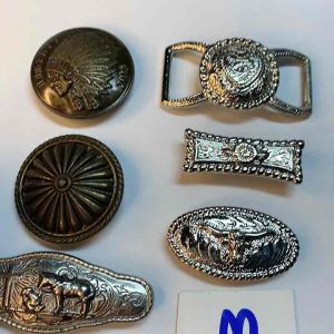 ตัวประดับเหรียญใส่เข็มขัด/กระเป๋าและรองเท้าเนื้อซิ้งค์สีเงินพร้อมน๊อตขายห่อละ10ตัว