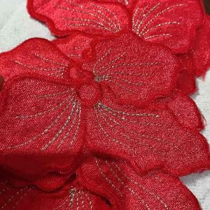 ดอกไม้ผ้าปัก ขนาด 11 ซม. / ชุดละ 3 ชิ้น