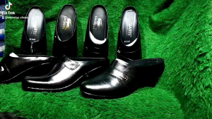 Sepatu slop wanita Sendal slop kulit tinggi 3cm sol karet