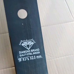 ใบตัดหญ้าตราเพชรรุ่นหนา 2 มิลยาว 18 นิ้ว ใบมีดแข็งแรง ใช้กับเครื่องตัดหญ้าแบบสะพายได้ทุกรุ่นทุกยี่ห้อ