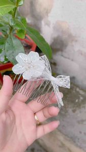 Xược Cài Tóc Hoa Xà Cừ Phối Nơ Ren – Thanh Lịch Dịu Dàng Chuẩn Nàng Thơ