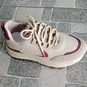 Sepatu Sneakers Wanita Import Kekinian Berkualitas tinggi Sepatu Perempuan Olahraga Kasual Sepatu Sport Wanita Kets sw-168