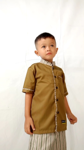 BAJU SET KOKO KURTA ANAK MOTIF GARIS-GARIS SETELAN SARUNG CELANA JUNIOR PRAKTIS TERLARIS