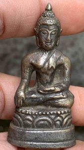 พระเชียงแสน สุโขทัย เนื้อสำริดแก่เงิน พระเครื่อง