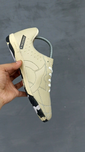 Sepatu Futsal Jogosala Revolt Ivory Dewasa