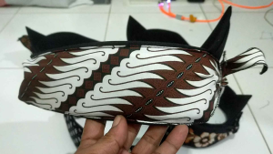 udeng batik tanpa tutup kepala