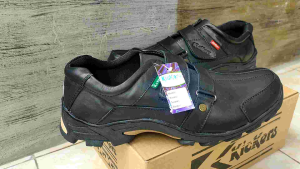 Sepatu kulit pria casual slip on slop kulit asli.