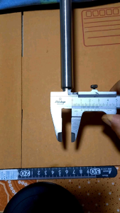 เป็นท่อแสตนเลส มีรูปแบบรูปร่าง 11.0 มิล ที่หน้าพร้อม 15.0 มิล ขัดเงาทั้งภายใน และไม่มีตะเข็บรอยต่อ