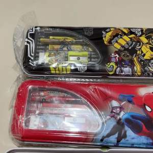 Tempat Pensil Kaleng Karakter Kartun FY 6721: Set Tulis Karakter Kartun