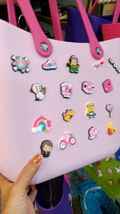 🌼🪴🪴Crocs กระเป๋าสะพายข้าง ผู้หญิง ขนาดใหญ่ 14นิ้ว มี 5 สี พร้อมส่ง