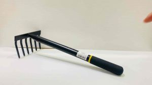 NEKEN 6 Teeht Heavy Duty Rake With Black Rubber Grips / Cakar Rumput / 6齿重型黑色胶套耙 (1712)