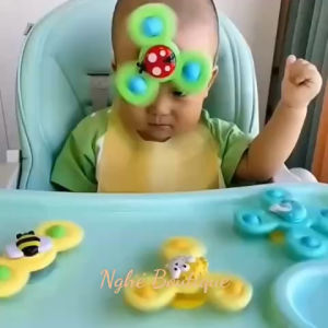 SET 3 Con Quay Dán Tường Hít Chân Không - Bộ 3 Chong Chóng Spinner Hình Côn Trùng Ngỗ Nghĩnh Cho Bé