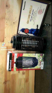 Đèn bắt muỗi côn trùng bằng tia cực tím UV LF200