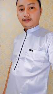 Alghin Exclusive Baju semi kurta Putih Saudi Polyester Import lengan pendek resleting Besi nikel original / Baju Pria Muslim Elit Mewah Berkelas dan Berkualitas
