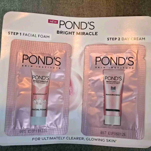 Ponds Bright Miracle Niasorcinol Sample Pack Facial Foam and Day Cream. Step 1 Facial Foam Step 2 Day Cream. For Clearer Glowing Skin. Beauty Skin Care Serum & Essence.