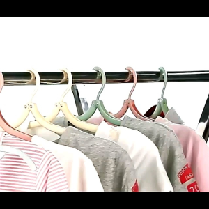 Gantungan Baju Lipat Portable Travel Hanger Baju Lipat