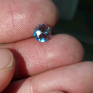 16800-ĐÁ TOPAZ XANH BIỂN ( THIÊN NHIÊN ) HÌNH CẮT GIÁC TRÒN  KHÔNG PHÁT QUANG ĐỎ DƯỚI TIA UV.